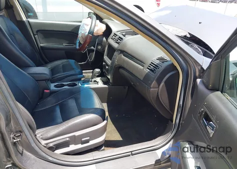 2010 Ford Fusion Sel z USA, uszkodzony, nr VIN 3FAHP0JAXAR381191